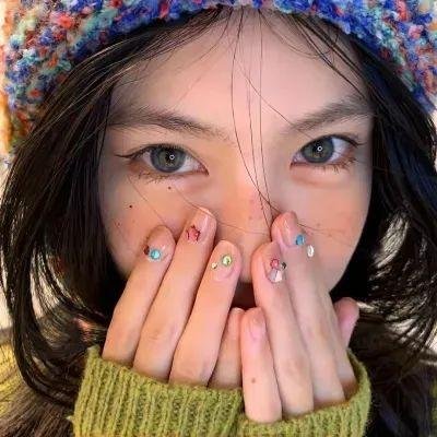 白色,红色与...